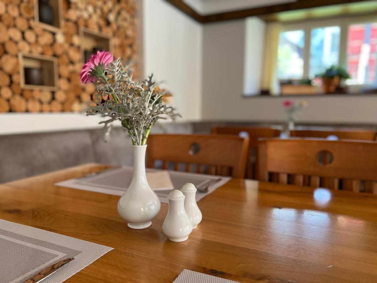 Weisses Roessli Only Bed & Breakfast Self Check-In Mit Sauna Extra Göschenen Exterior foto