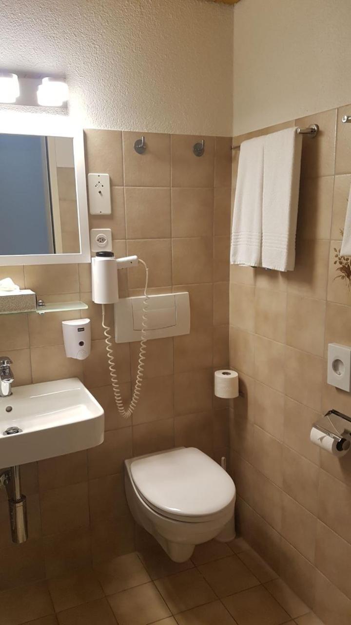Weisses Roessli Only Bed & Breakfast Self Check-In Mit Sauna Extra Göschenen Exterior foto